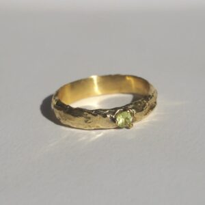 anillo «lima» – oro amarillo 18kt con piedra verde